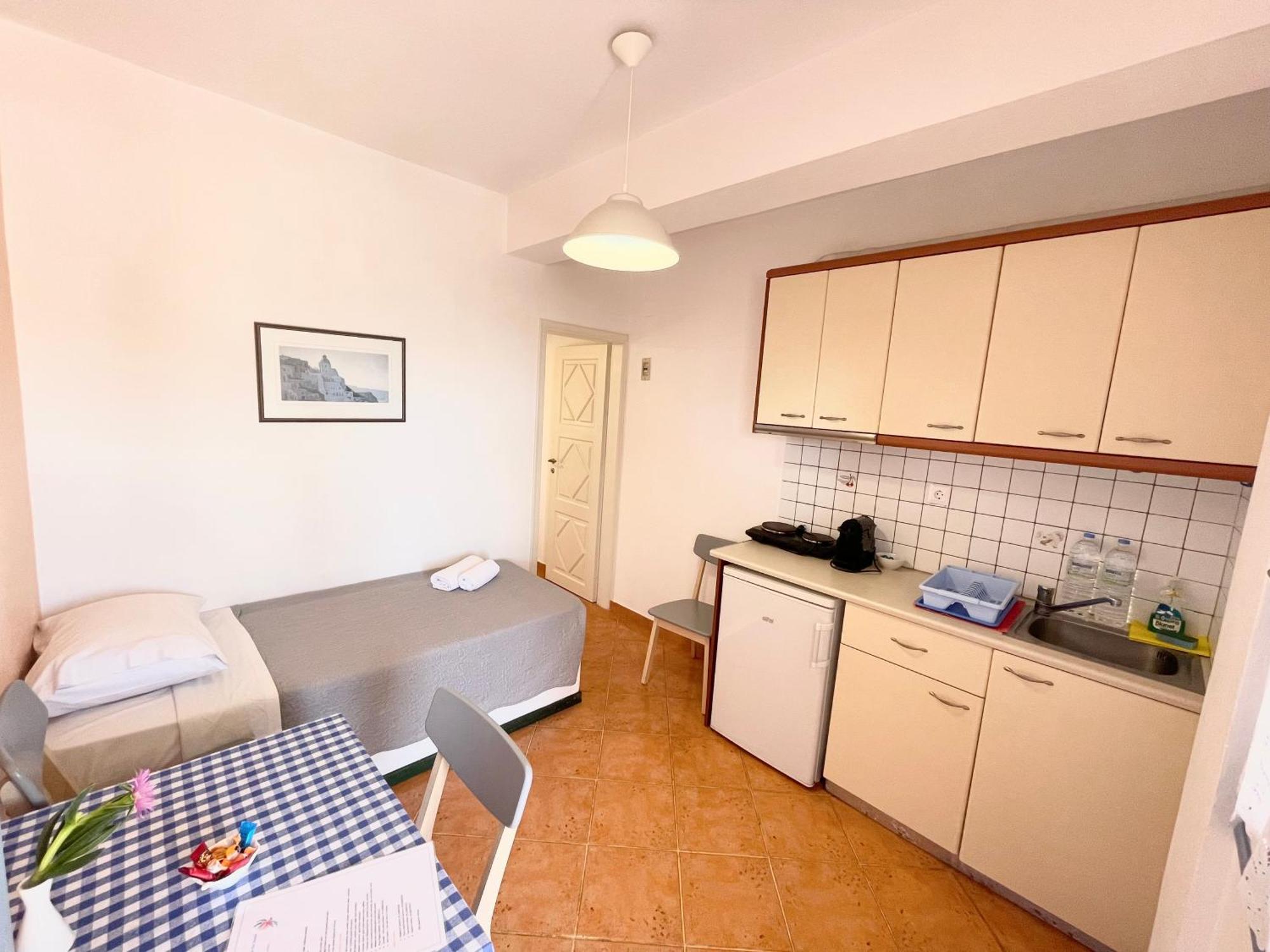 Asterias Mini Coastal Apartments Perivolos  Exterior photo