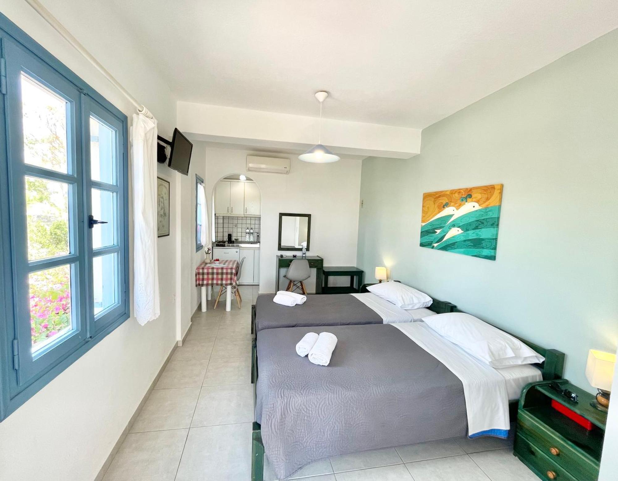 Asterias Mini Coastal Apartments Perivolos  Exterior photo