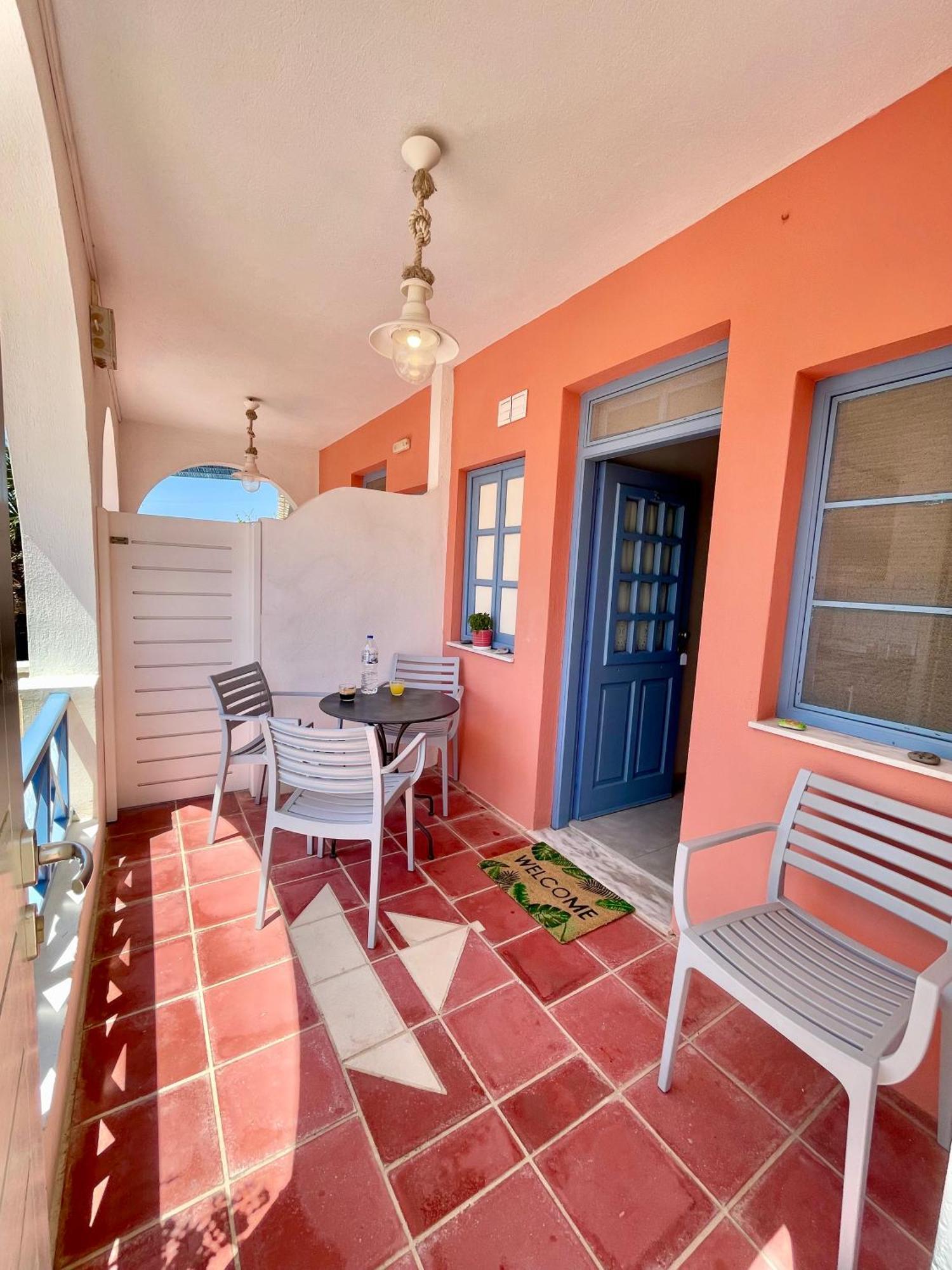 Asterias Mini Coastal Apartments Perivolos  Exterior photo