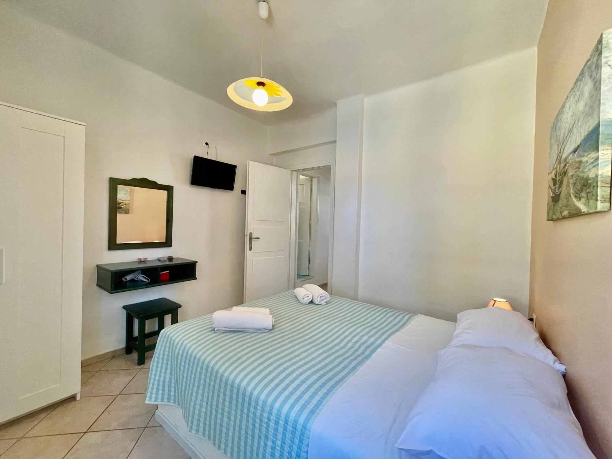 Asterias Mini Coastal Apartments Perivolos  Exterior photo